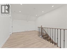 702 PIERRE - 34