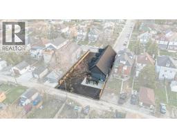 702 PIERRE - 47