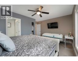 7566 HOWARD AVENUE - 27
