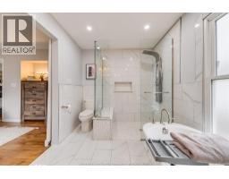 846 PARK - 23