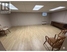4470 RIVERSIDE DRIVE - 28