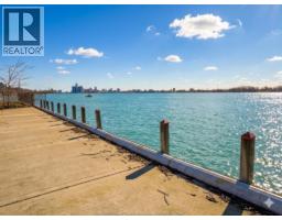 4470 RIVERSIDE DRIVE - 36