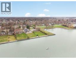 4470 RIVERSIDE DRIVE - 42