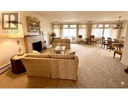 4470 RIVERSIDE DRIVE - 7