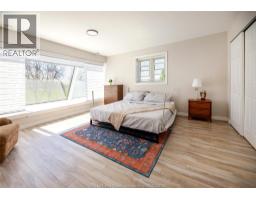 22 UNIVERSITY DRIVE - 26