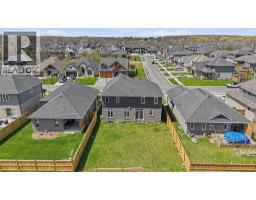 39 MUIRFIELD DRIVE - 32