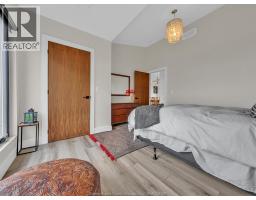 116 EAST BEACH - 19