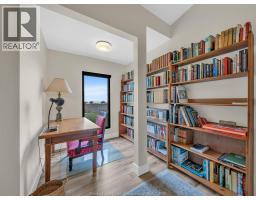 116 EAST BEACH - 24