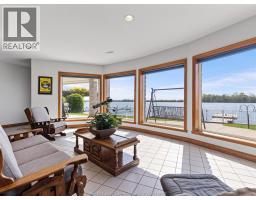 682 DALHOUSIE STREET - 2