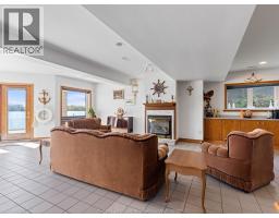 682 DALHOUSIE STREET - 8