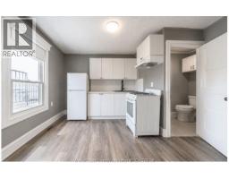 446 WYANDOTTE STREET West - 14