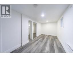 446 WYANDOTTE STREET West - 21