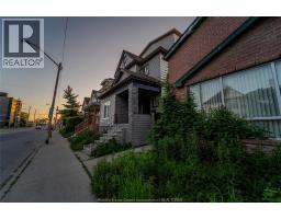 446 WYANDOTTE STREET West - 3