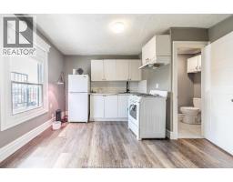 446 WYANDOTTE STREET West - 5