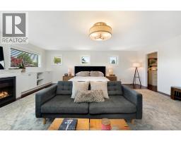382 BARRY - 24