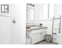 3074 Lloyd George BOULEVARD - 8