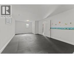 430 WOODRIDGE DRIVE - 31