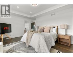 3161 MCROBBIE - 19