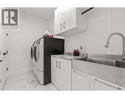 3161 MCROBBIE - 26
