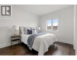 3161 MCROBBIE - 27