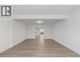 3161 MCROBBIE - 40