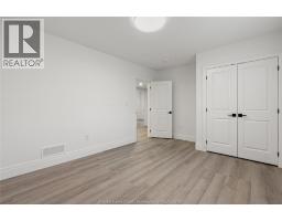 3161 MCROBBIE - 44