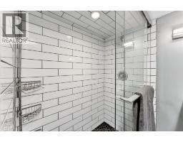 2695 SIERRA DRIVE - 32
