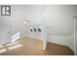 2404 Howard AVENUE - 21
