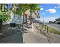 2404 Howard AVENUE - 4
