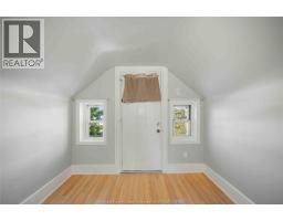 2404 Howard AVENUE - 8
