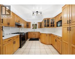 540 SIMCOE STREET - 13