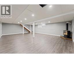 18 ELIZABETH CRESCENT - 24
