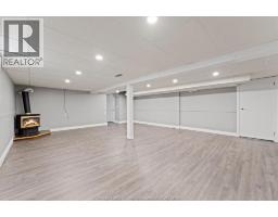 18 ELIZABETH CRESCENT - 25