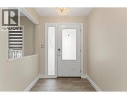 18 ELIZABETH CRESCENT - 6
