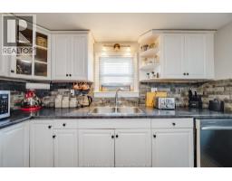 31 FORHAN STREET - 11