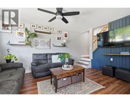 8 ST. CLAIR STREET - 5