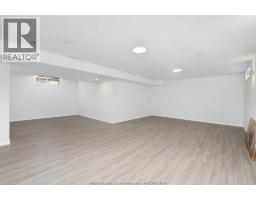 1078 CHARLOTTE CRESCENT - 37