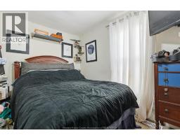 1021 WELLINGTON AVENUE - 22