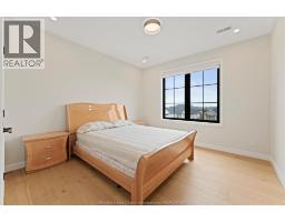 16 YORK BOULEVARD - 31