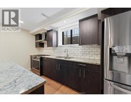16 YORK BOULEVARD - 38