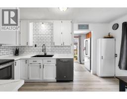 2228 Elsmere AVENUE - 12