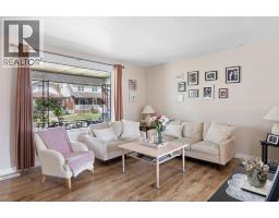 1118 LOUIS AVENUE - 6