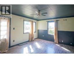 16 MCNAUGHTON AVENUE - 3