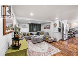 31 DANA DRIVE - 14