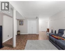 46 Brush CRESCENT - 38