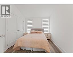 8190 RIVERSIDE DRIVE - 31