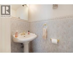 1075 STONEYBROOK - 27