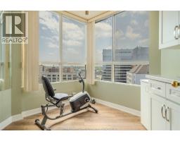75 RIVERSIDE DRIVE E UnitNo. 1609 - 9