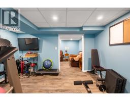 538 Michael CRESCENT - 35