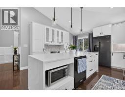 355 SACRED HEART DRIVE - 21